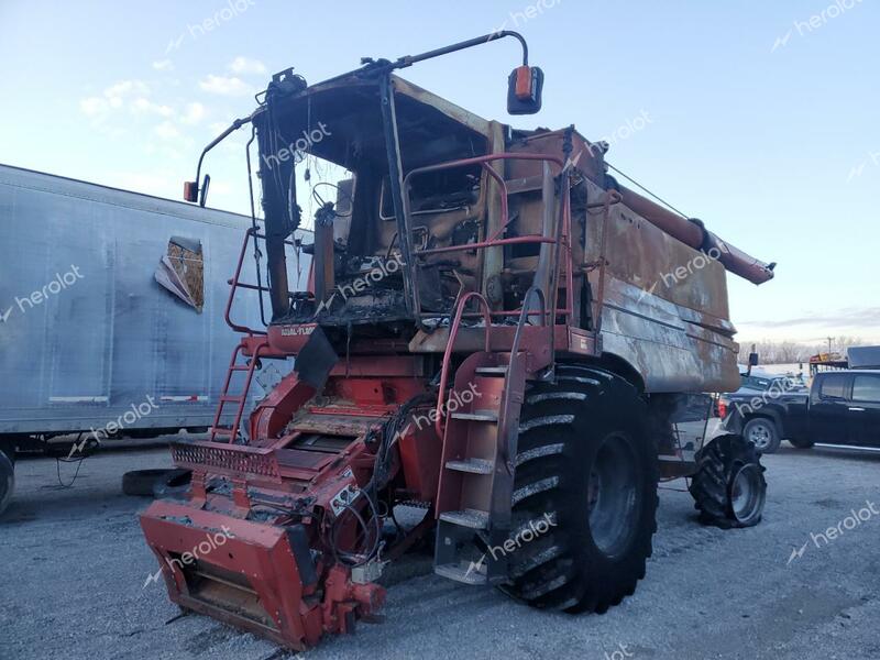 CASE COMBINE 2002 red   JJC0255460 photo #3