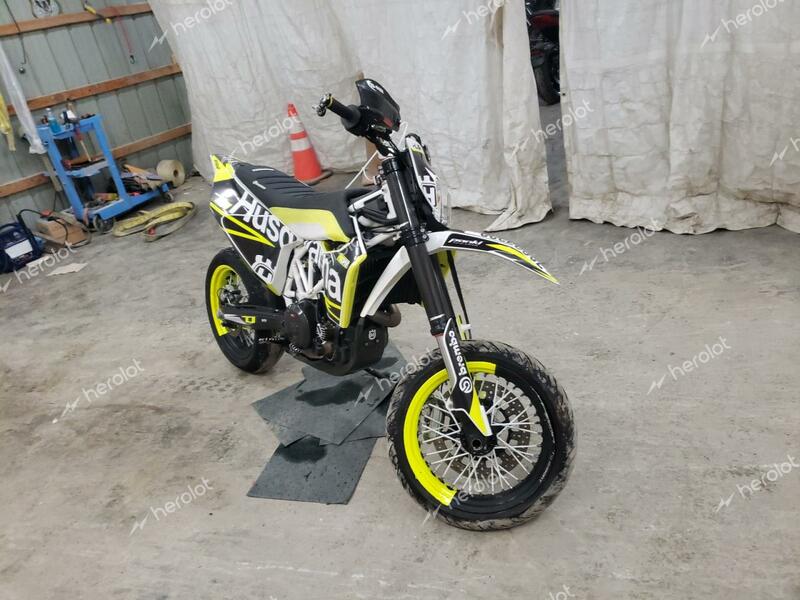 HUSQVARNA SUPERMOTO 2018 white  gas VBKUSV40XJM717436 photo #1