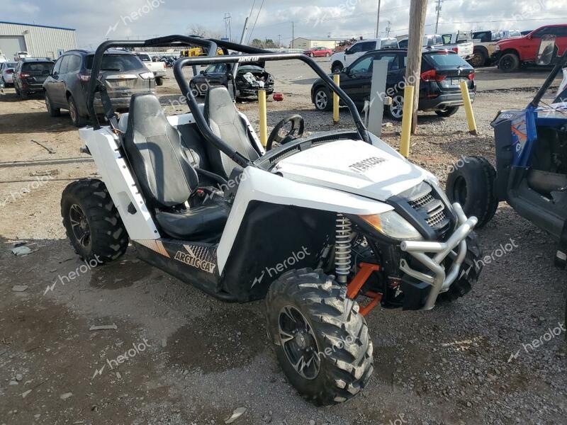 ARCTIC CAT WLDCAT 2015 white   4UF15MPV5FT300857 photo #1