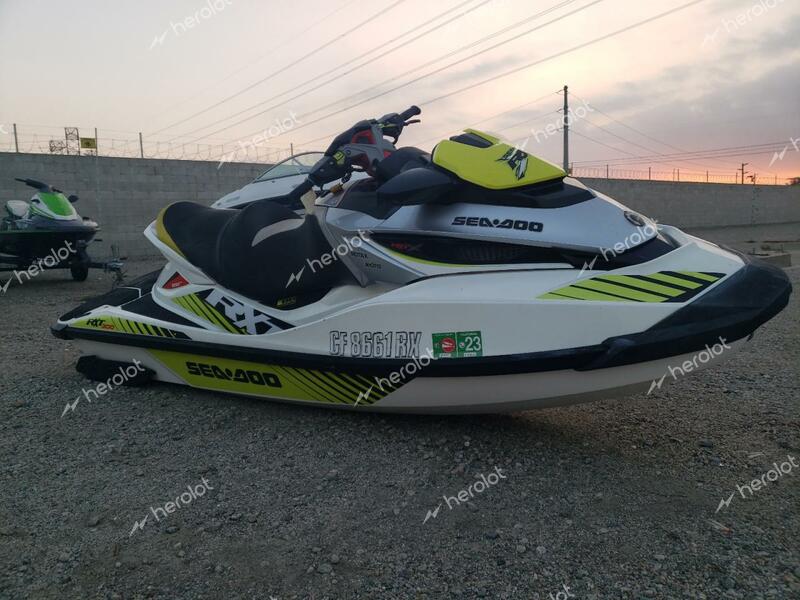 BOMBARDIER SEADOO 2016 white   YDV11987D616 photo #1