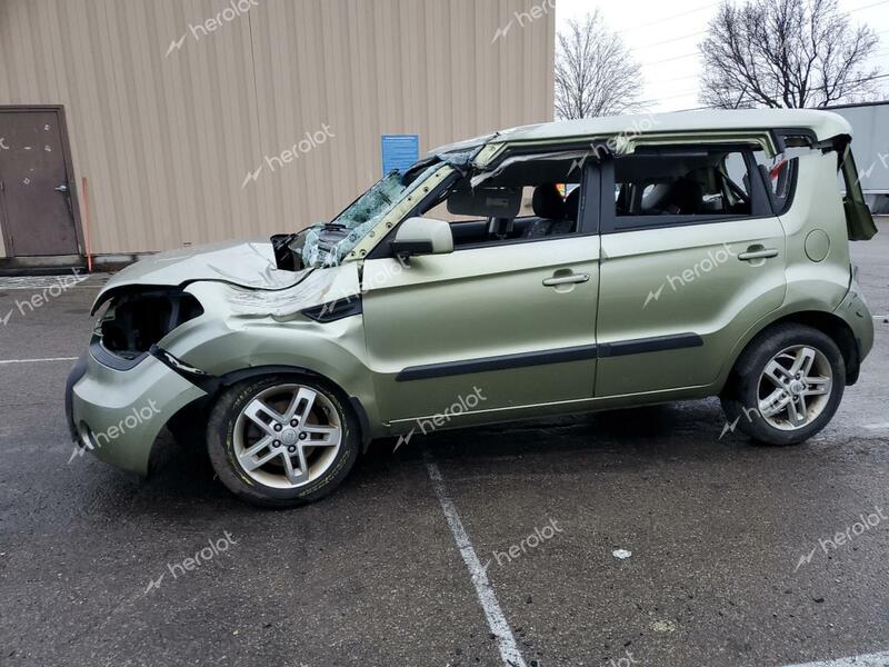 KIA SOUL + 2011 green  gas KNDJT2A28B7258431 photo #1