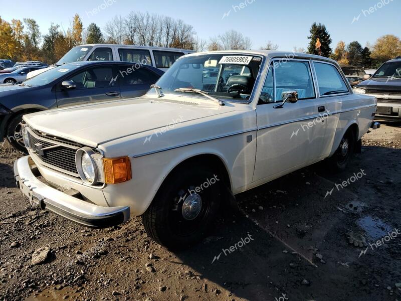 VOLVO 142 1973 white   1426363383043 photo #1