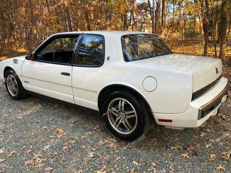 OLDSMOBILE TORONADO T 1988 white coupe gas 1G3EV11C7JU311814 photo #4