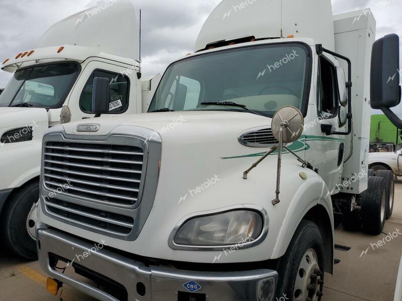 FREIGHTLINER M2 112 MED 2013 white tractor compressed natural gas 1FUJC5DX6DHFD7003 photo #3