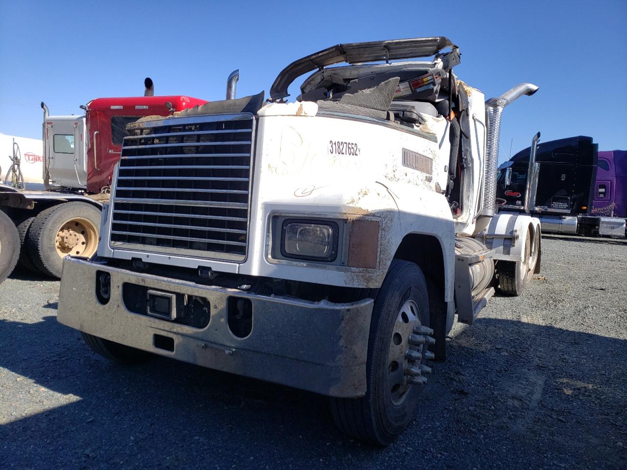 MACK PINNACLE 2020 white  diesel  31827652 1M1PN4GY6LM006837 1M1PN4GY6LM006837 photo #3