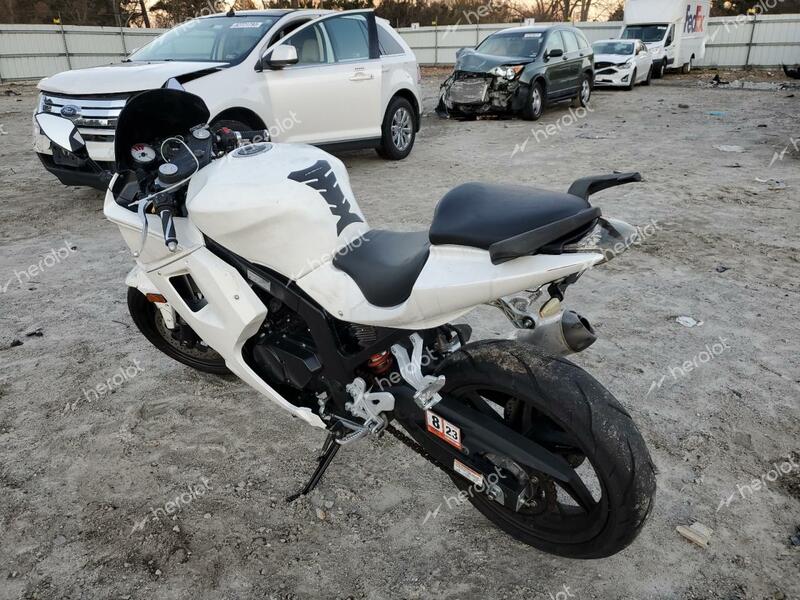 HYOSUNG GT250 R 2015 white racer gas KM4MJ6278F1700649 photo #4