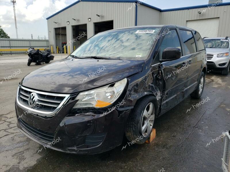 VOLKSWAGEN ROUTAN 2010 purple  gas 2V4RW3D1XAR348265 photo #1