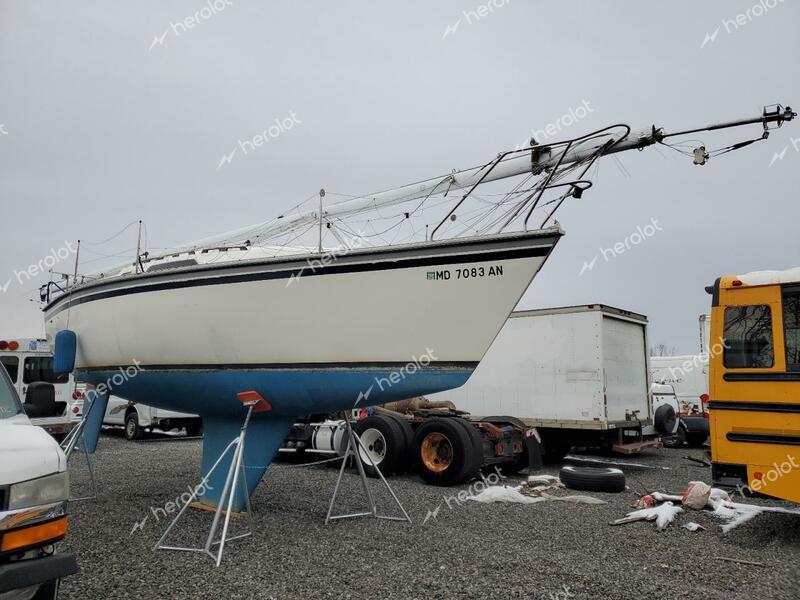 HUNT SAILBOAT 1986 white   HUN29338K586 photo #1