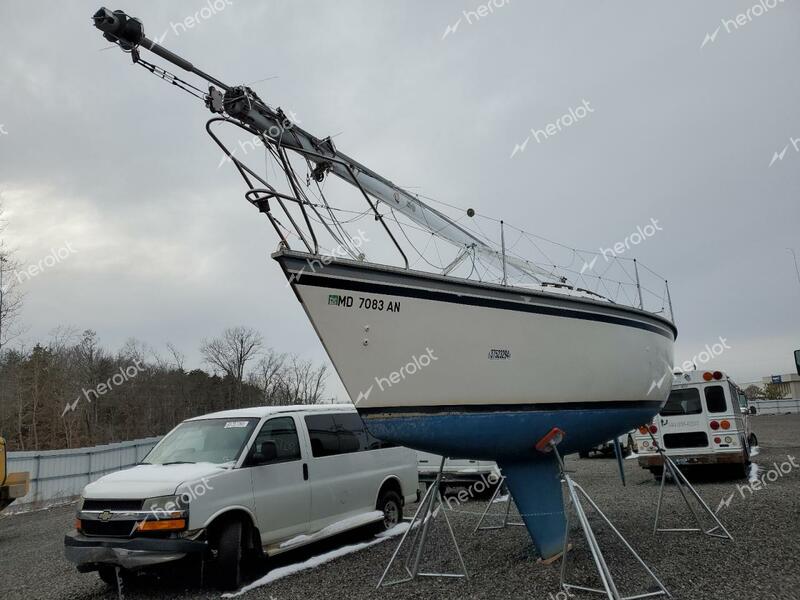 HUNT SAILBOAT 1986 white   HUN29338K586 photo #3