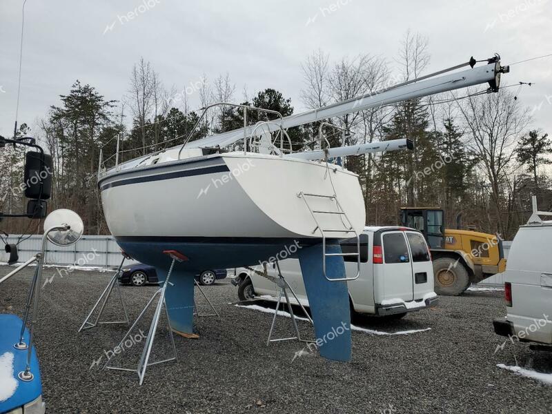 HUNT SAILBOAT 1986 white   HUN29338K586 photo #4