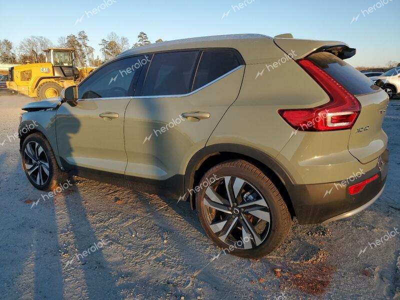 VOLVO XC40 ULTIM 2023 green  gas YV4L12UA0P2077858 photo #3