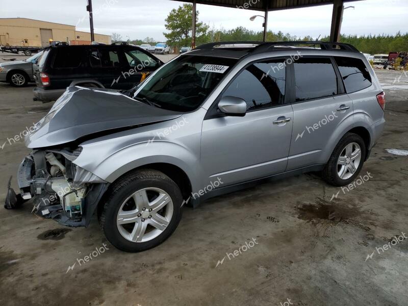 SUBARU FORESTER 2012 silver  gas JF2SHBCCXCH412520 photo #1