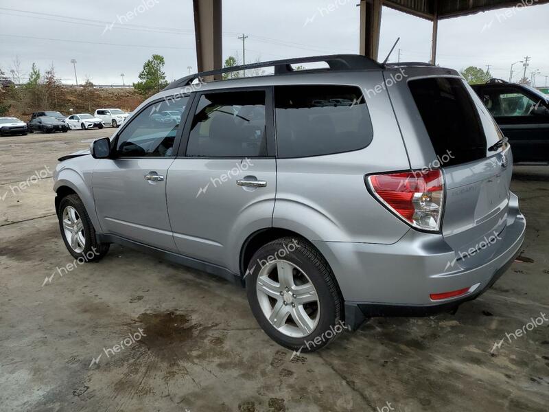 SUBARU FORESTER 2012 silver  gas JF2SHBCCXCH412520 photo #3