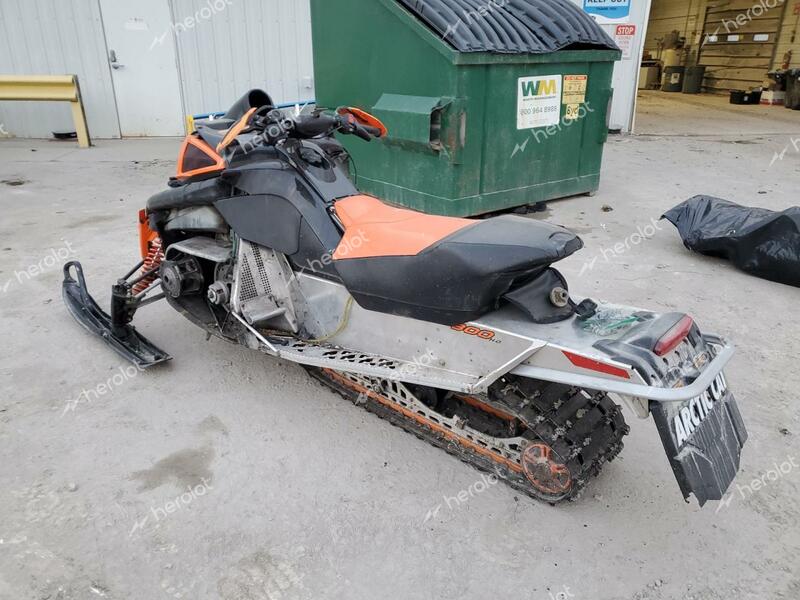 ARTC SNOWMOBILE 2011 two tone   4UF11SNW5BT120722 photo #4