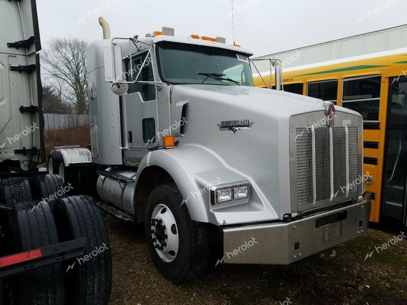 KENWORTH CONSTRUCTI 2007 gray tractor diesel 1XKDDU0X97J195194 photo #1