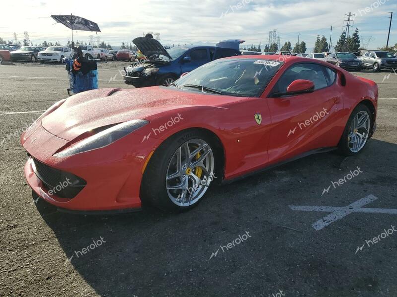 FERRARI 812 SUPERF 2018 red  gas ZFF83CLAXJ0230468 photo #1