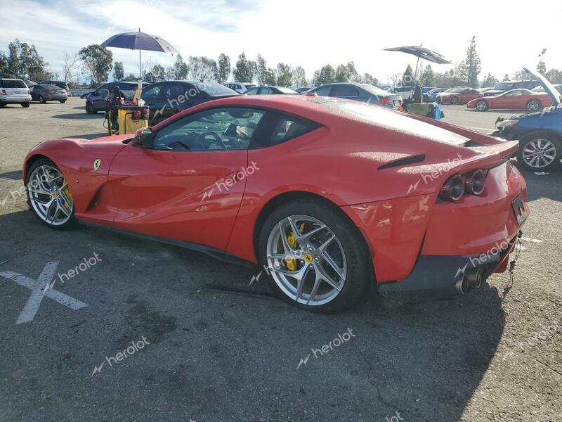 FERRARI 812 SUPERF 2018 red  gas ZFF83CLAXJ0230468 photo #3