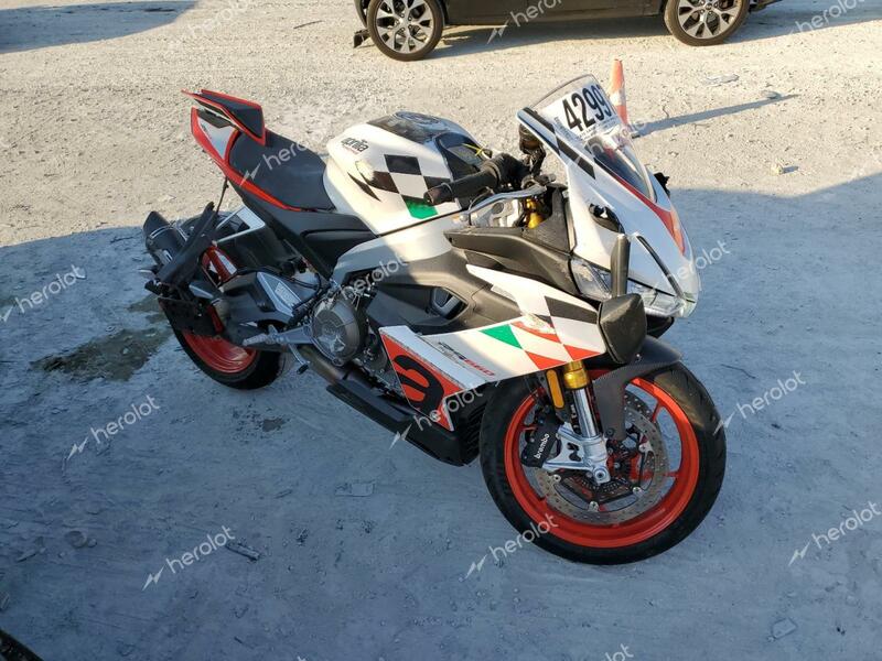 APRILIA RS 660 EXT 2024 white  gas ZD4KSUR06RS000393 photo #1