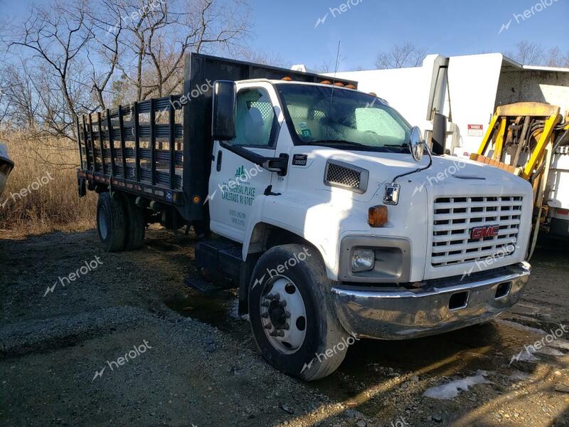 GMC C6500 C6C0 2005 white chassis diesel 1GDJ6C1C95F514636 photo #1