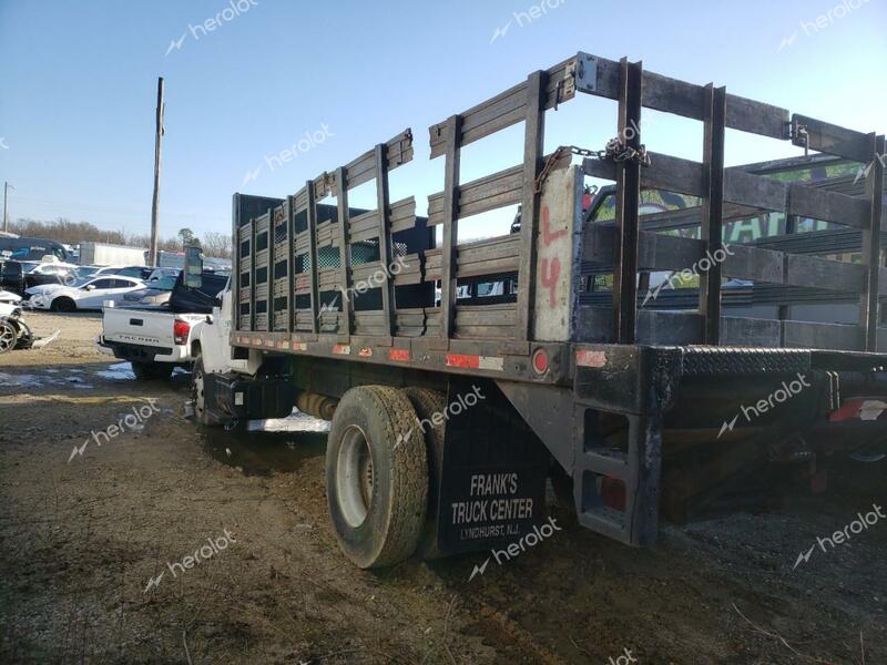 GMC C6500 C6C0 2005 white chassis diesel 1GDJ6C1C95F514636 photo #4