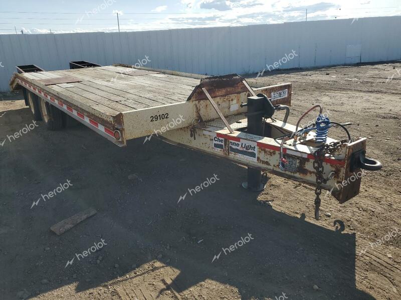 TRAL FLATBED 2002 white   1TKC0242X2M098673 photo #1