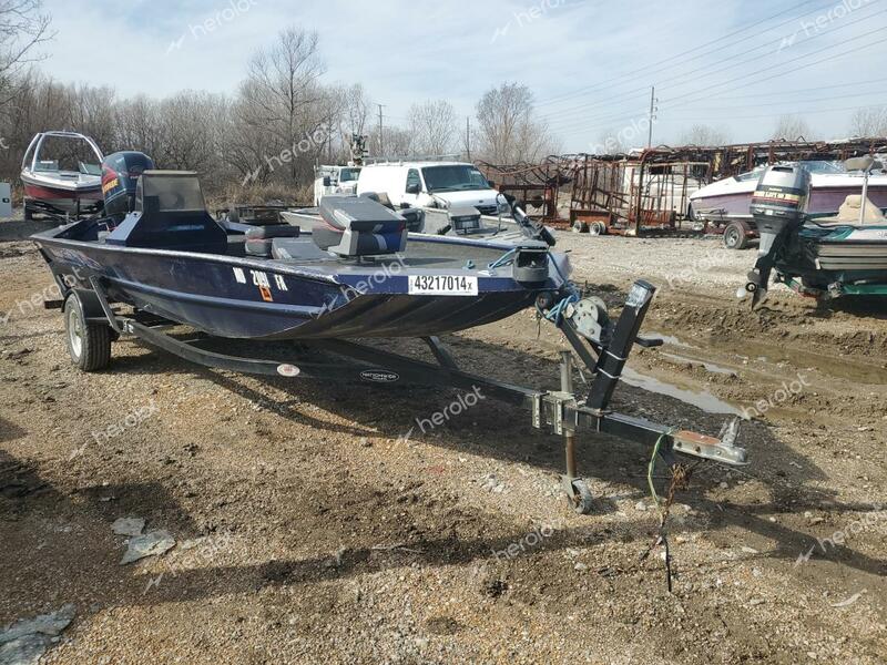 WELLS CARGO BOAT 2002 blue   WKGG3043E202 photo #1