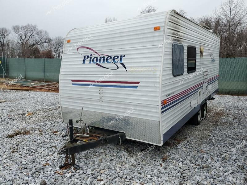 FLEE TRAILER 2004 white   1EB1T182546006594 photo #3