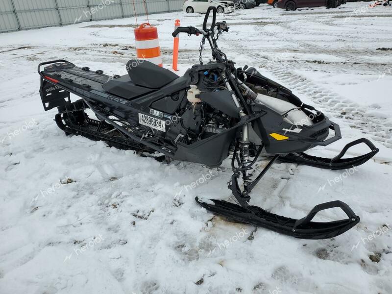 SKI DOO SUMMIT SP 2020 black   2BPSCFLF4LV000295 photo #1