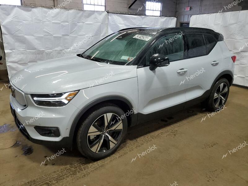 VOLVO XC40 P8 RE 2022 silver  electric YV4ED3UR5N2769154 photo #1