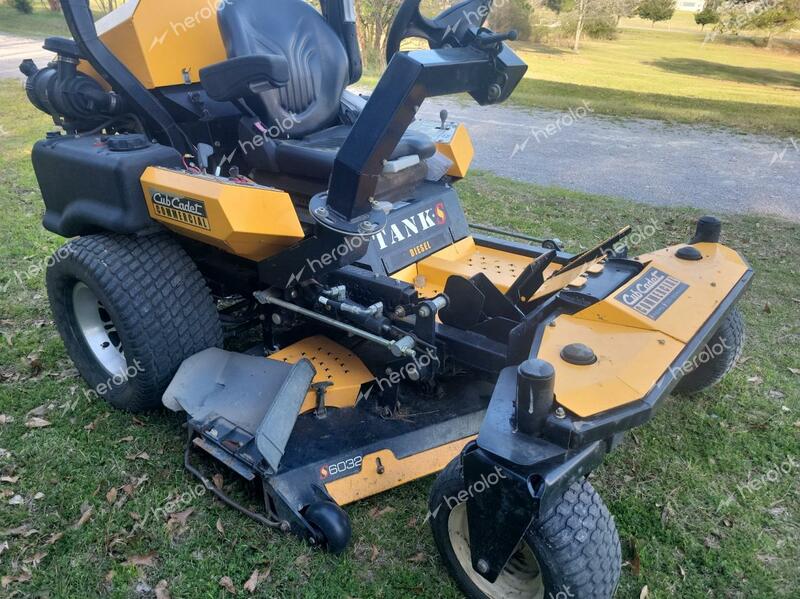 CUB OTHER 2011 yellow   1A050Z30002 photo #1