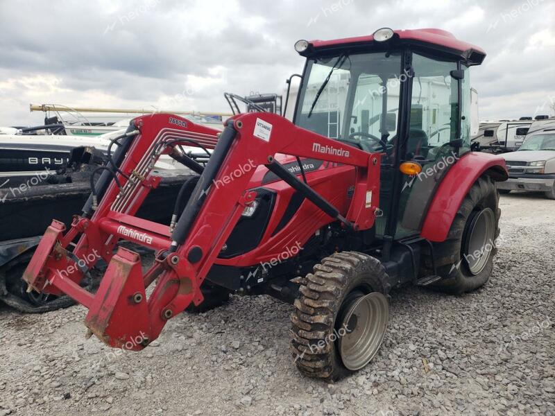 MAHINDRA AND MAHINDRA TRACTOR 2022 red   70PCR00150 photo #3