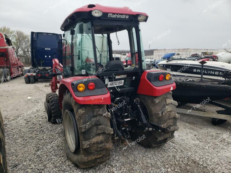 MAHINDRA AND MAHINDRA TRACTOR 2022 red   70PCR00150 photo #4