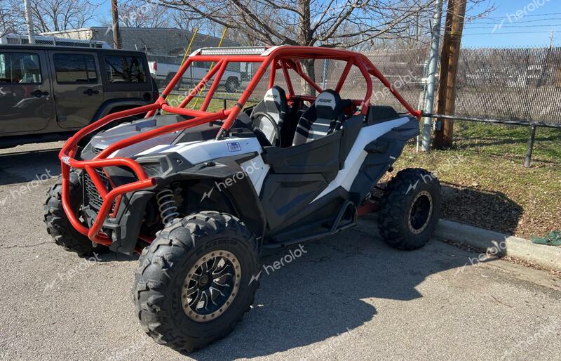 POLARIS RZR XP TUR 2019 white  gas 3NSVDE928KF423827 photo #1