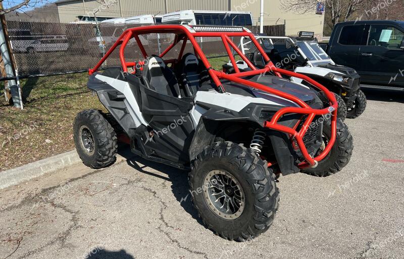 POLARIS RZR XP TUR 2019 white  gas 3NSVDE928KF423827 photo #3