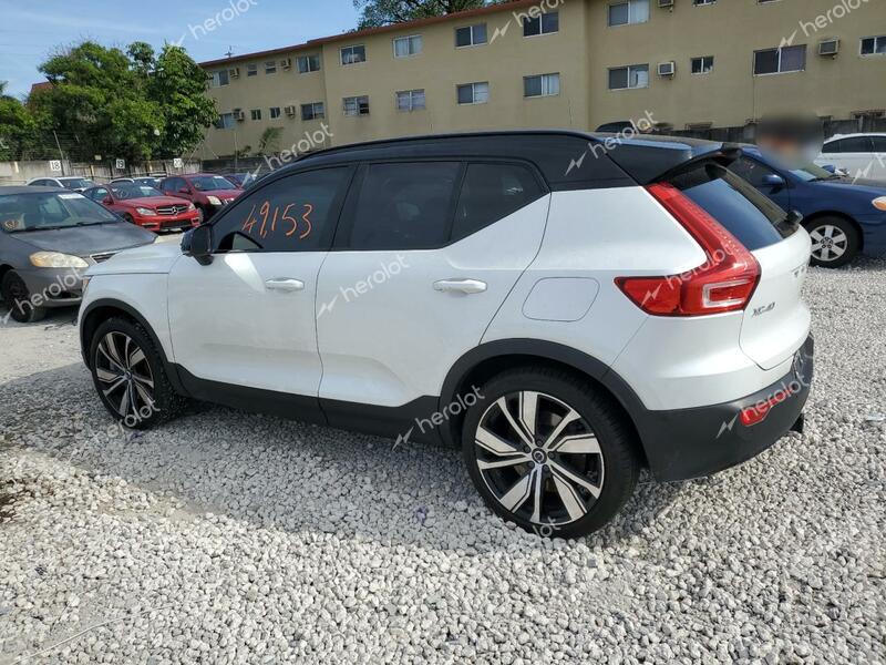 VOLVO XC40 P8 RE 2022 white  electric YV4ED3UR4N2709060 photo #3