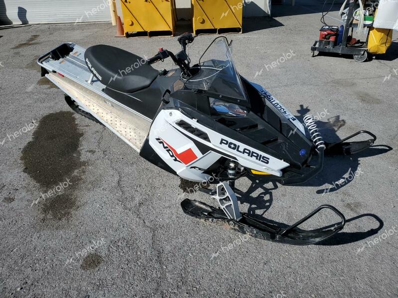 POLARIS INDY 2014 white   SN1CR5BS4EC033939 photo #1