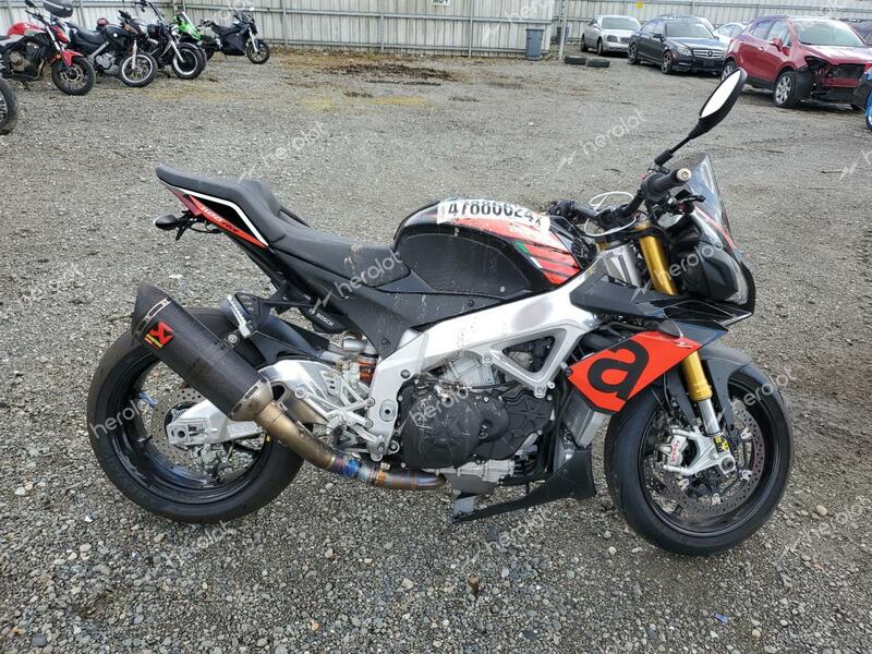 APRILIA TUONO V4 1 2017 black  gas ZD4KGU003HS000039 photo #1