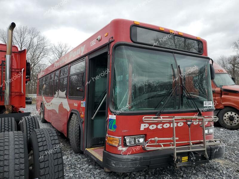 GILLIG TRANSIT BU 2013 red bus diesel 15GGB2716D1182752 photo #1