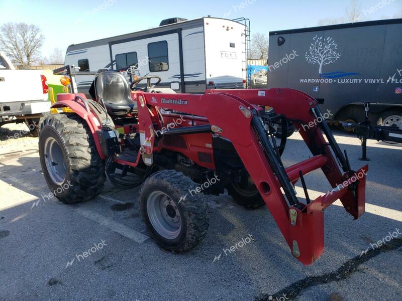 MAHINDRA AND MAHINDRA TRACTOR 2012 red   36H130140601 photo #1