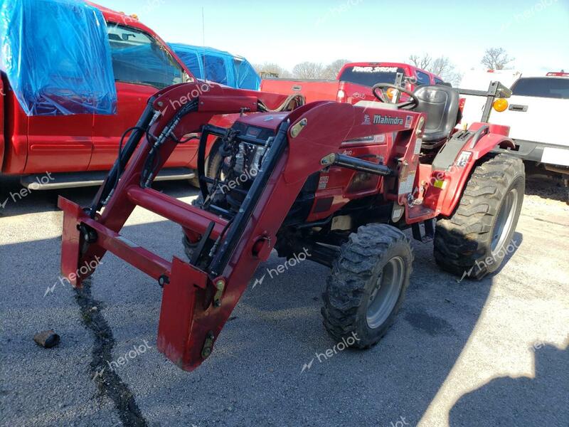 MAHINDRA AND MAHINDRA TRACTOR 2012 red   36H130140601 photo #3