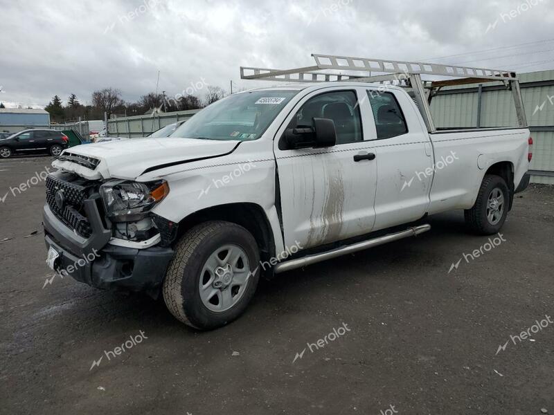 TOYOTA TUNDRA DOU 2018 white  gas 5TFCY5F19JX022591 photo #1