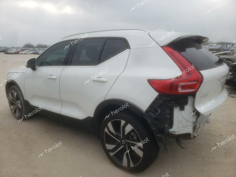 VOLVO XC40 ULTIM 2023 white  gas YV4L12UA8P2037138 photo #3