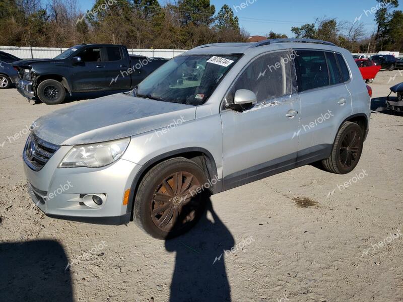 VOLKSWAGEN TIGUAN S 2011 silver 4dr spor gas WVGBV7AX6BW511058 photo #1