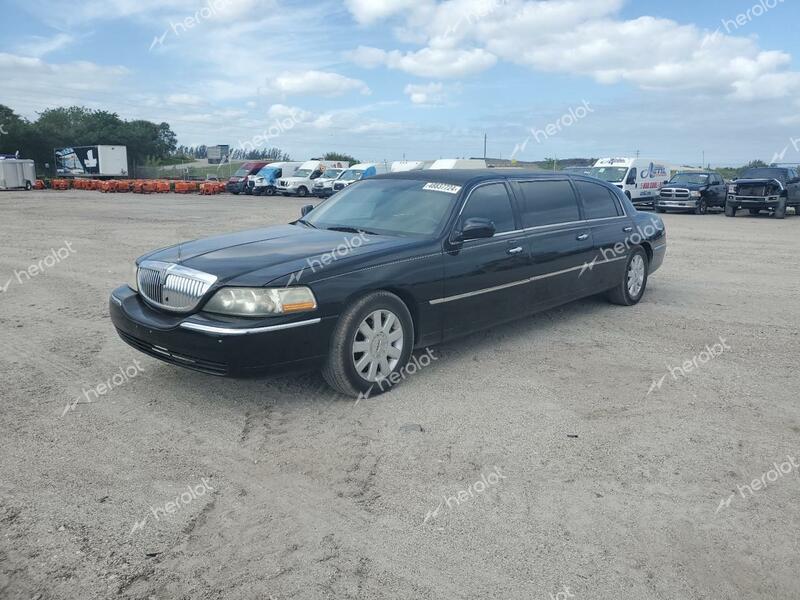 LINCOLN TOWN CAR E 2005 black  gas 1L1FM88W95Y605727 photo #1