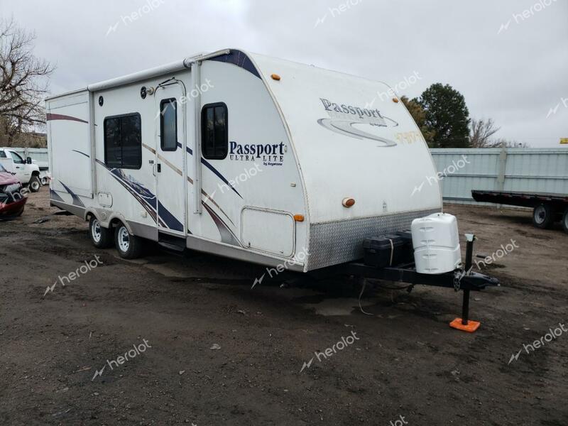 KEYSTONE PASSPORT 2 2010 white   4YDT25024AM410118 photo #1