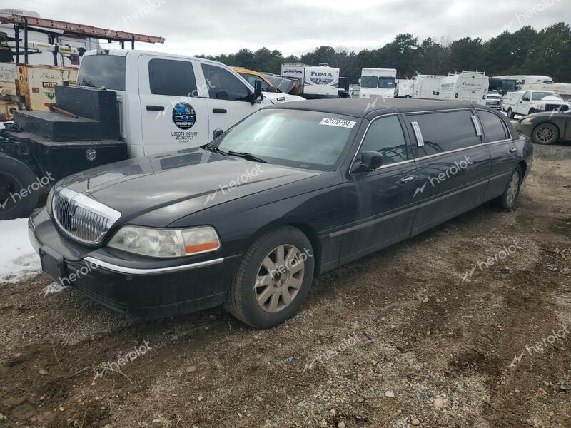 LINCOLN TOWN CAR E 2006 black  gas 1L1FM88W26Y633824 photo #1