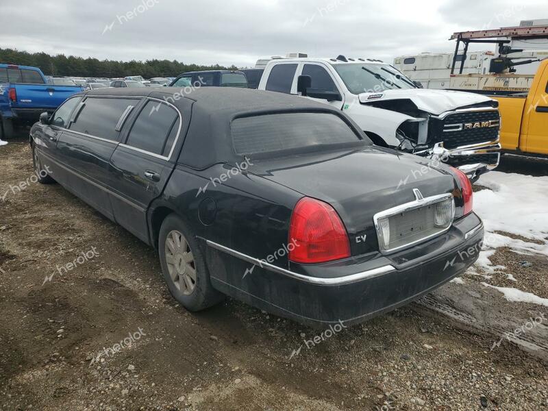 LINCOLN TOWN CAR E 2006 black  gas 1L1FM88W26Y633824 photo #3