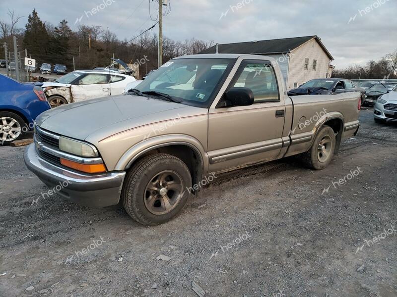 CHEVROLET .S10 1999 beige  gas 1GCCS1443X8167331 photo #1