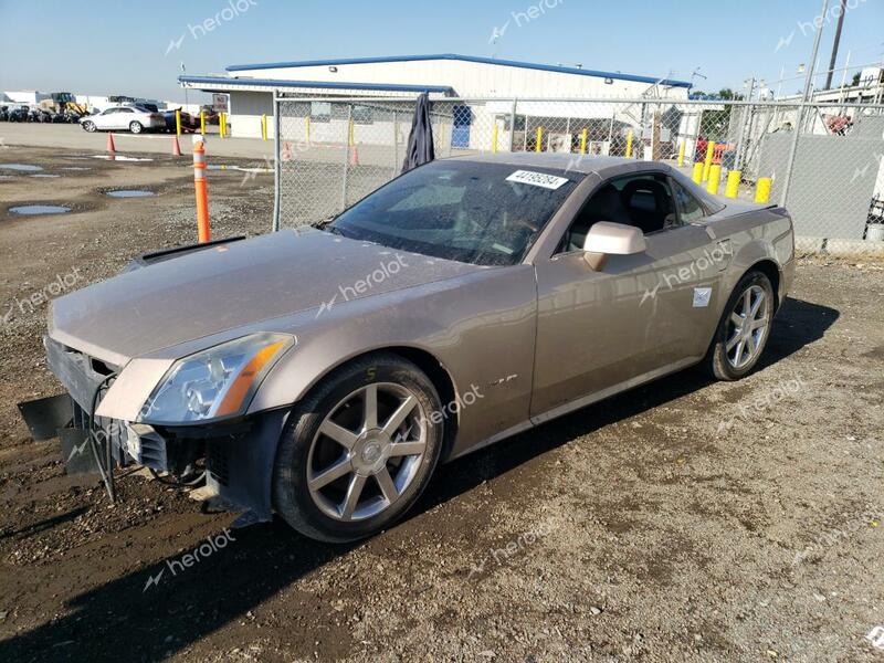 CADILLAC XLR 2008 gold  gas 1G6YV36A585600021 photo #1