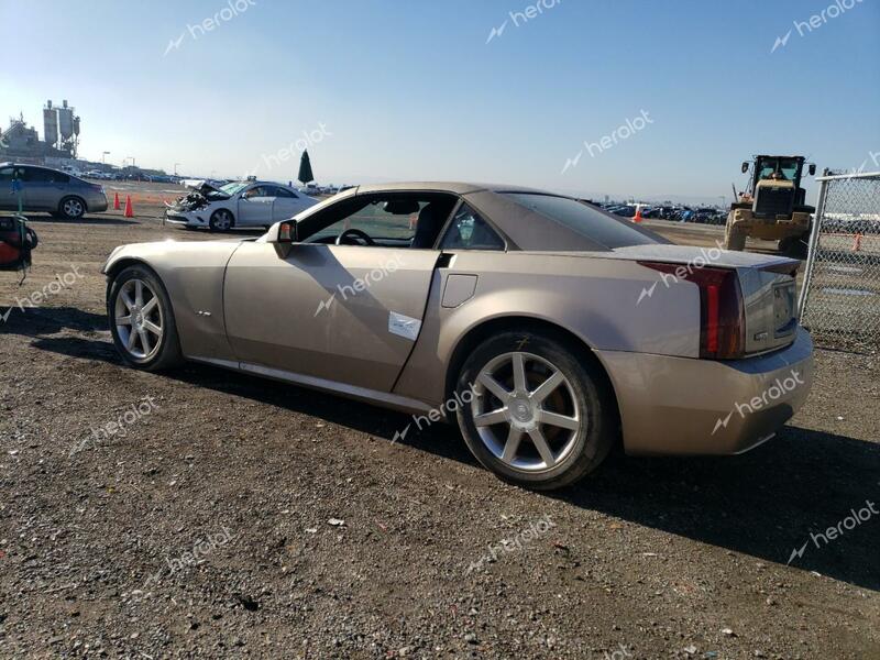 CADILLAC XLR 2008 gold  gas 1G6YV36A585600021 photo #3